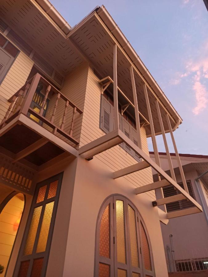 Bed and Breakfast Priya Boutique House Bangkok Exterior foto