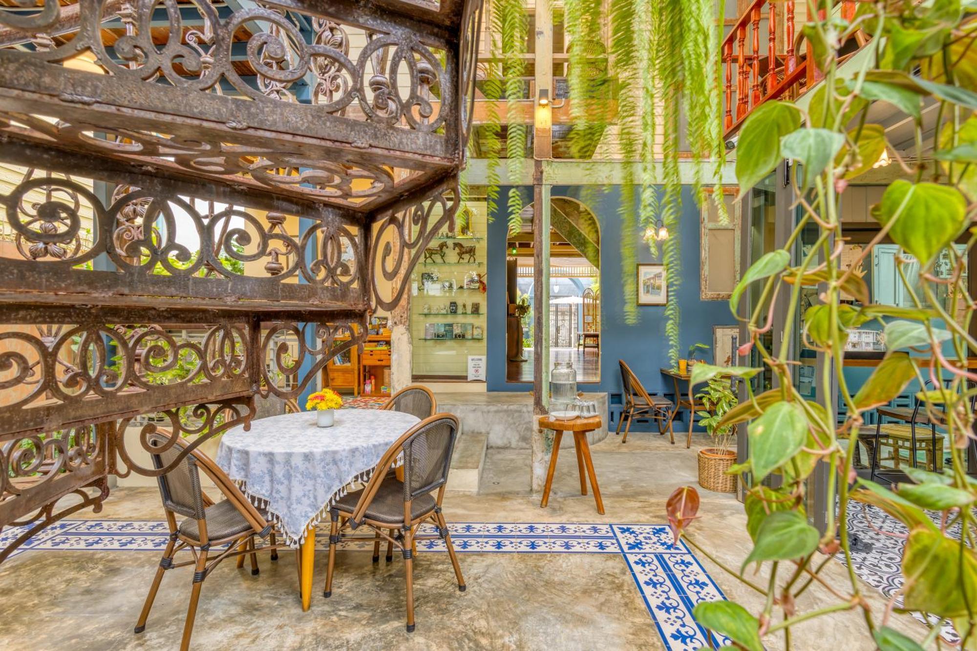 Bed and Breakfast Priya Boutique House Bangkok Exterior foto